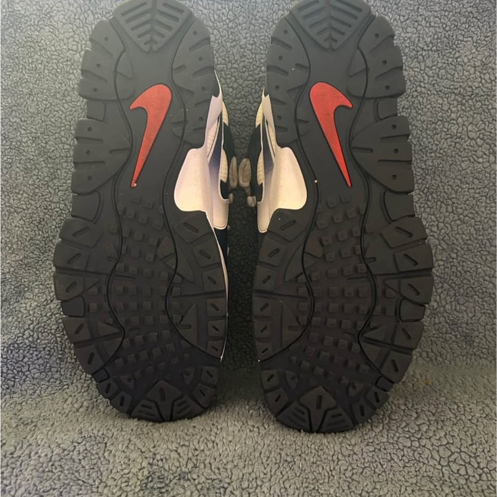 Nike Navy and Beige Athletic Shoes - Picture 3 of 5